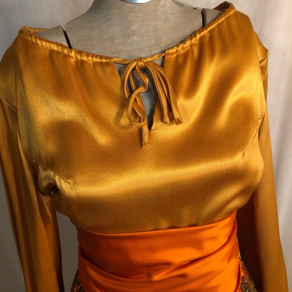 Golden Vintage Maxi Dress (Silk?) with waist sash - Picture 4 of 6
